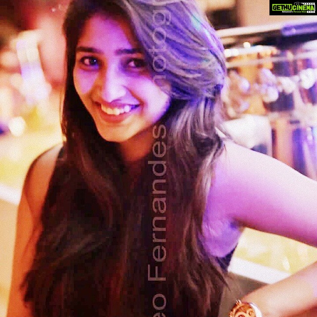 Priya Vadlamani Instagram - #bollywoodnight #bestsurprise #blessedtohavethem 😘