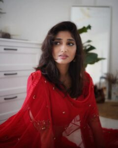 Priya Vadlamani Instagram - From our mukhachitram trailer launch💌
Part 1 🙈
📸 @the_pixel_farmer 
👗 @shipaliabhishek