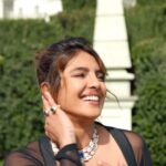 Priyanka Chopra Instagram - One of my favourite pieces from the @bulgari Eden The Garden of Wonders High Jewellery collection… the Sapphire Fantasy Necklace 💙✨ #Bulgari #BulgariHighJewelry #UnexpectedWonders #EdenTheGardenofWonders #Sapphire
