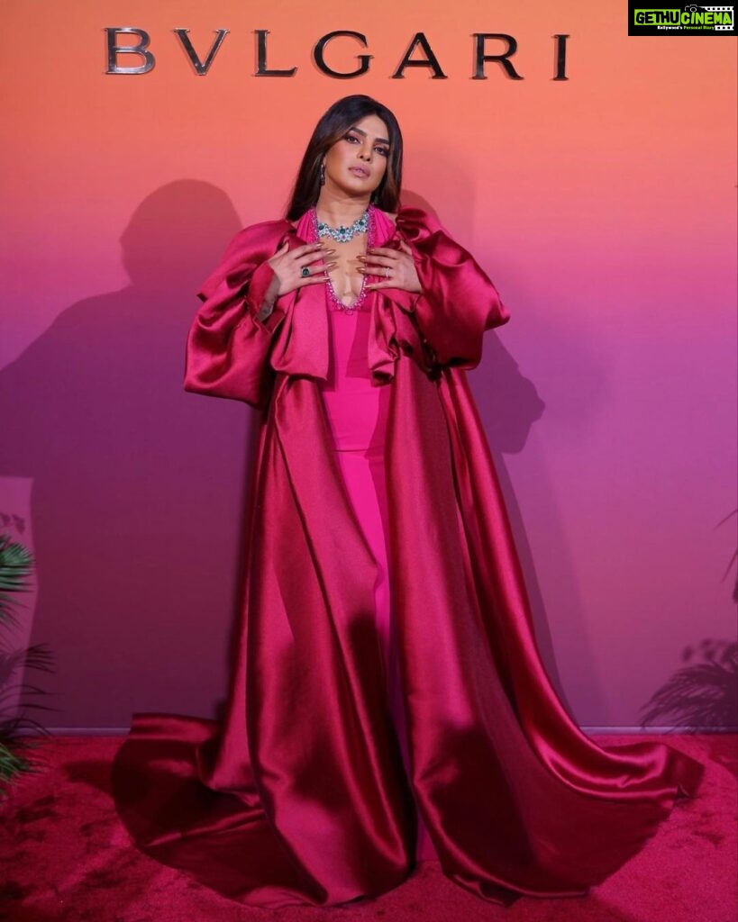 Priyanka Chopra Instagram - What a gorgeous evening celebrating @bulgari’s Eden, The Garden of Wonders collection in Dubai with my dear friend @jc.babin. @lucia_silvestri, your exquisite designs are so beautiful, and bring so much joy to everyone who wears them. I’m so proud to be your ambassador. Styling: @luxurylaw Makeup: @danielcbauer Hair: @gabrielggeorgiou Jewelry: @bulgari 📸: @patricksawaya Bvlgari Hotel & Residences, Dubai