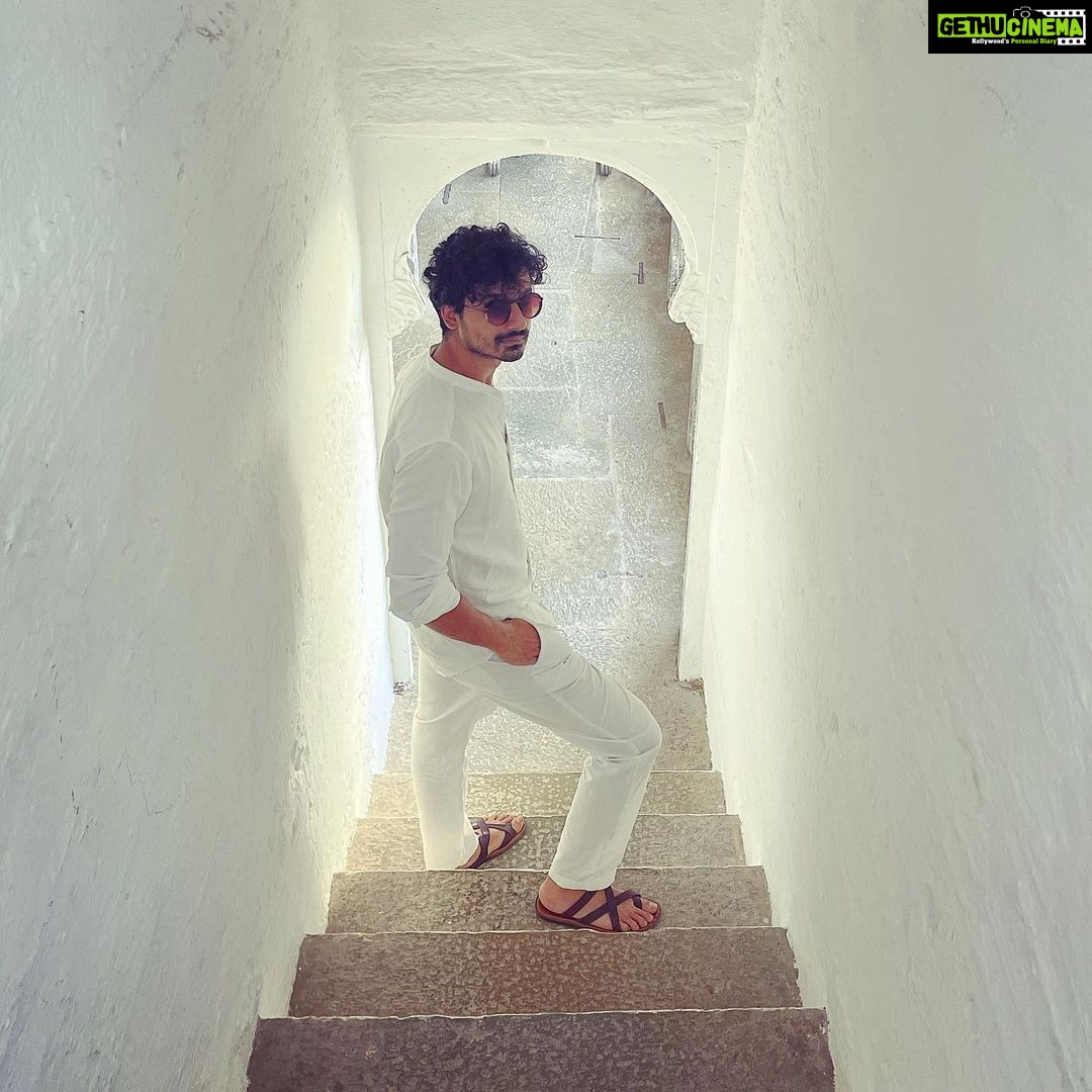Priyanshu Painyuli - 2.2K Likes - Most Liked Instagram Photos
