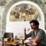 Priyanshu Painyuli Instagram - Good Coffee + Beautiful location = A Great start for a long hardworking eventful HOT shoot day😎☀️🥵 @gautam_lalwani I am gonna make you click more n more now. Thanks 🤗 #raasdevigarh #shootdiaries