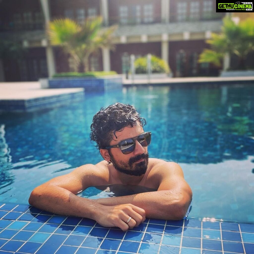 Priyanshu Painyuli Instagram - Post Swim poses. 🏊🏼😎 @thecreekresort #mypicoftheday📷 #swimmingpooltime