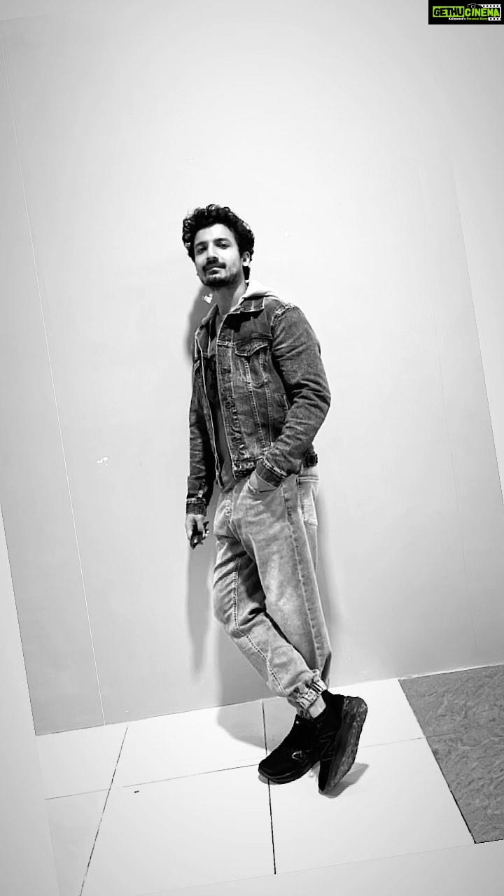 Priyanshu Painyuli - 1.9K Likes - Most Liked Instagram Photos