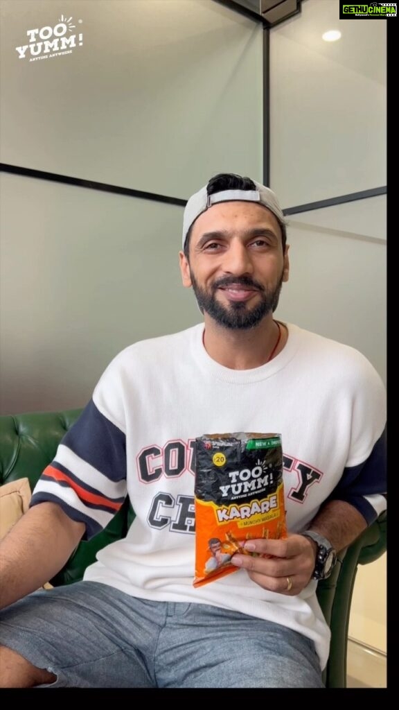 Punit Pathak Instagram - Here’s my official entry for the #KarareBeatsChallenge and I’m looking forward to winning a signed bat by none other than Virat Kohli himself! 🥳 You can also participate in this very cool challenge. All you have to do is create your video using the special filter created by @tooyumm and upload the reel tagging them along with #KarareBeatsChallenge #TooYumm #ContestAlert #Collab #saregamacarvaan @saregama_official