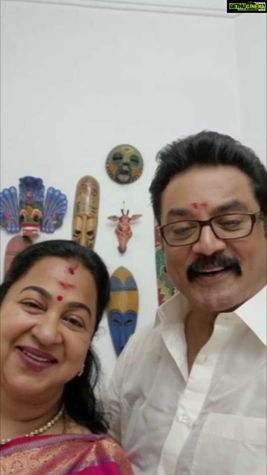 R. Sarathkumar Instagram - இன்னல்கள் நீங்கி, இன்பங்கள் பெருக தித்திக்கும் தீபாவளியை குடும்பத்துடனும், உறவினர்கள், நண்பர்களுடனும் சிறப்பாக கொண்டாடி மகிழுங்கள் @radikaasarathkumar . . . #HappyDiwali #Diwali2022 #diwalicelebration #DiwaliCelebrations2022 #stayhappy #staypositive #celebratewithfamily #enjoylife #joyfulmoments #safediwali #deepavali #diwali