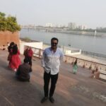R. Sarathkumar Instagram - An inspiration to the world propagating the message of non violence started here on the banks of Sabarmati River ,the ashram which was established in 1915 in Kochrab area in Ahmedabad and later moved to the banks of the river in June 1917. The father of the nation lived here from 1917 to 1930, and it was here that his historic Dandi March evolved. It was an experience to visit the ashram and feel the peace around #sabarmatiashram #tourism #nonviolence #peace