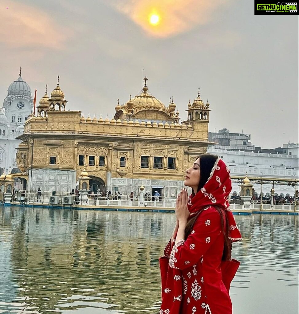 Raai Laxmi Instagram - Bliss !!! 😍 Golden Temple Amritsar Punjab India