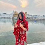 Raai Laxmi Instagram - BLESSED😇 #GoldenTemple #WaheGuruJi 🙏❤️🌹 Golden Temple Amritsar Punjab India