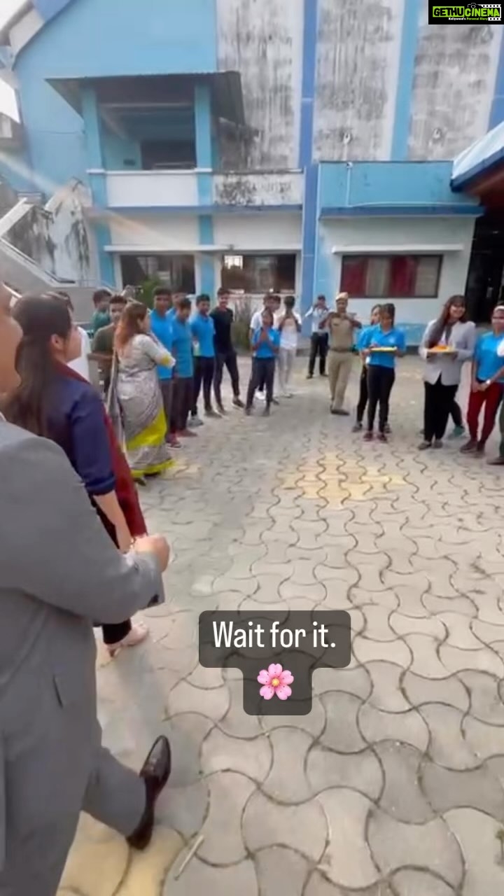 Rahul Bose Instagram - Brilliant session chatting with girls and boys from schools around the @sports_authority_of_india at Jalpaiguri. Was welcomed by santhal dancers and a shower of petals that was closer to a cyclone. Thank you to the ADM, Jalpaiguri, @priyadarshini.bhattacharya for organising such a stimulating afternoon. It was really nice coming back to #Jalpaiguri after shooting here 21 years ago for #MrandMrsIyer