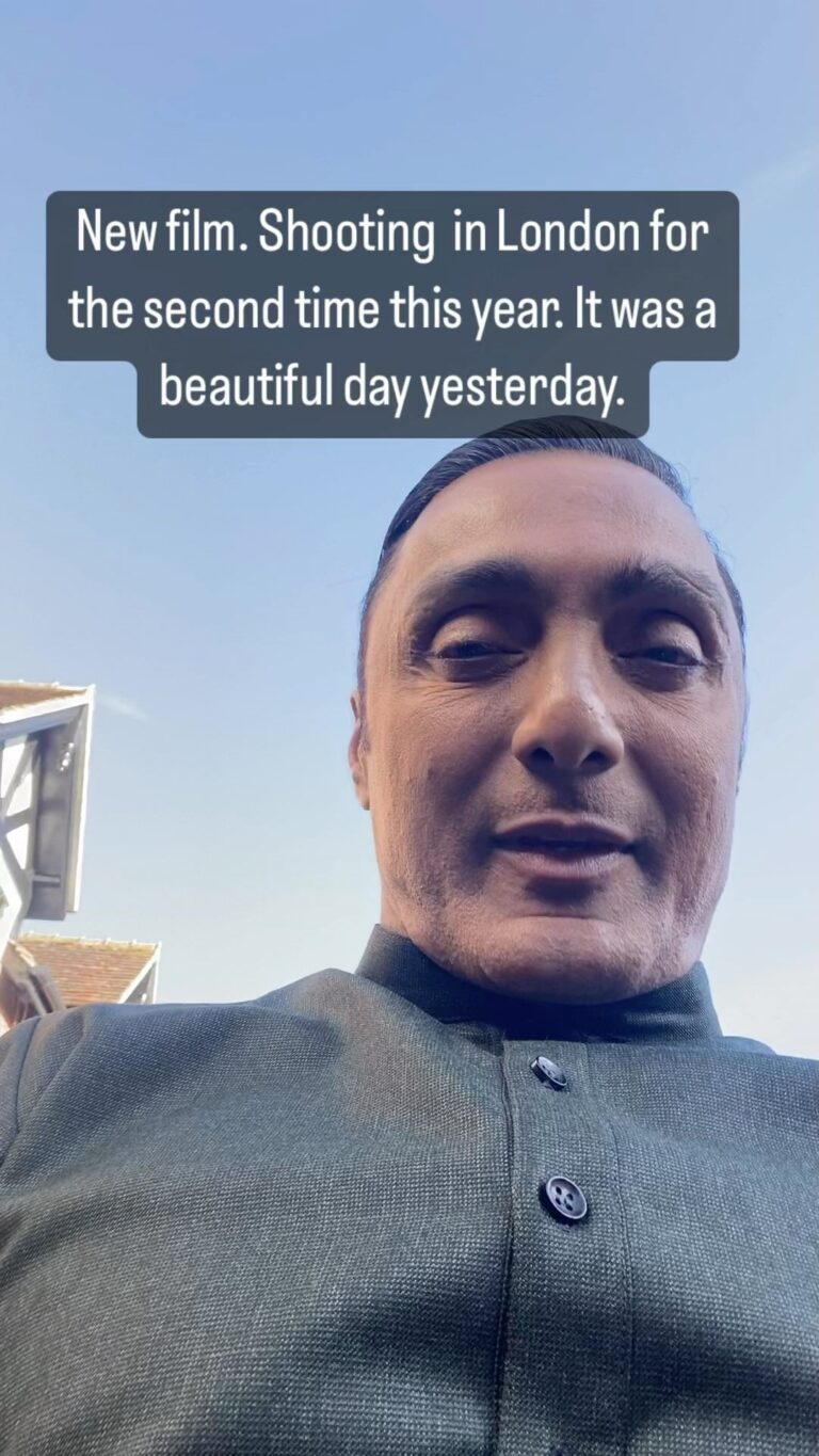Rahul Bose Instagram - Enjoying this new film by @kunalkohli we are filming in London. Such a pleasure working with @iambobbydeol . Gentle, warm, thoughtful. Super weather, chilled co-actors, what’s not to like.