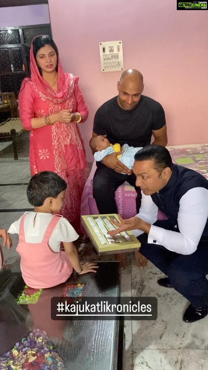 Rahul Bose Instagram - Anshika and I open the box of #kajukatli I had brought to her home. Her first offerings were to the Almighty. Clearly we know who has been raised better between the two of us.