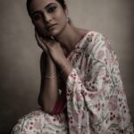 Ramya Pandian Instagram – 🤍

Photography @palaniappansubramanyam 
Make up @kalwon_beauty 
Styling @vaaniraghupathyvivek 
Saree @pitanila.india 

#ramyapandian