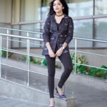 Ramya Subramanian Instagram - A Chic Blazer Look Is Exactly What I Needed For This Day 🫶🏻. 🥼- @thestitches.in 💄 💇🏻‍♀️ - @beyondpassionmakeupartistry @sivaaz_hairandmakeup 📸 - @elevateproductions.in