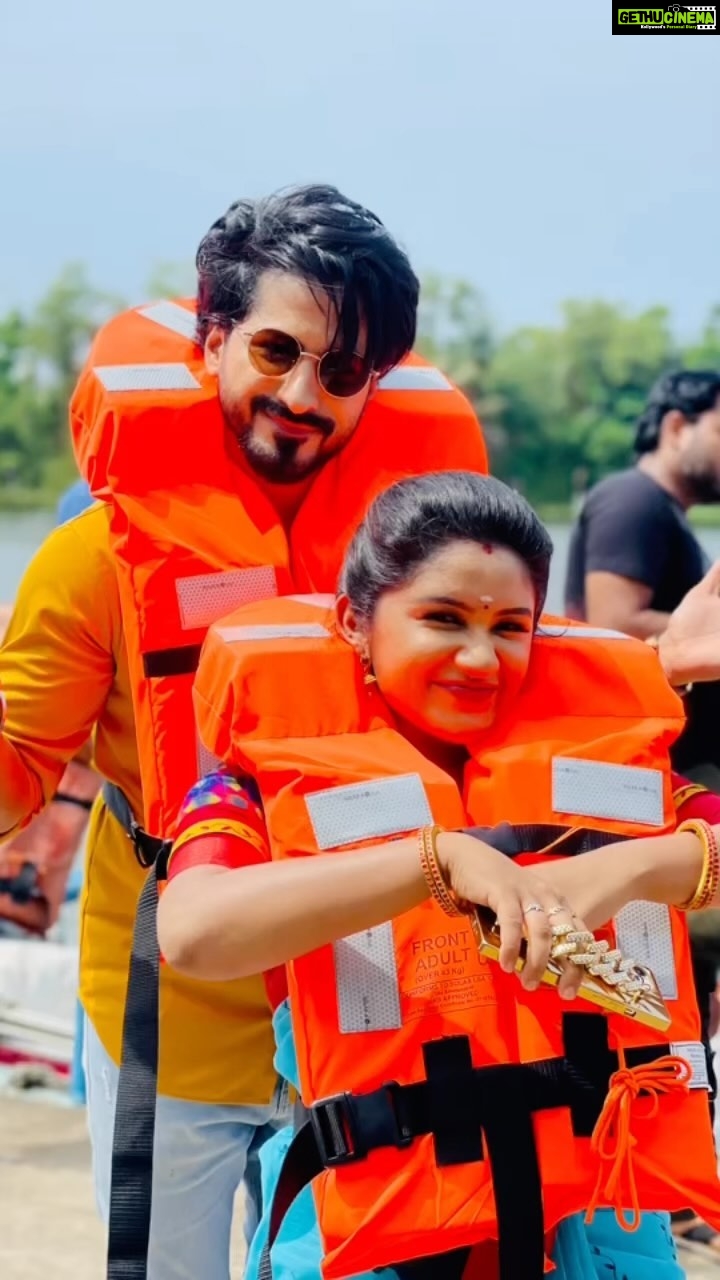 Raveena Daha Instagram - Varun n Shakthi 🥰 . . . . #PrimeReels #instareels #reelitfeelit #varsha #varunshakthi🌈🦋 #mounaragam2 #vijaytv @vijaytelevision #shotoniphone