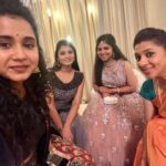 Raveena Ravi Instagram - Second set of #photodump ! #lovetoday #bts #workingstills #shooting #fun ! #prathna #pradeepranganathan @pradeep_ranganathan @prathananathan @soundaryapriyan