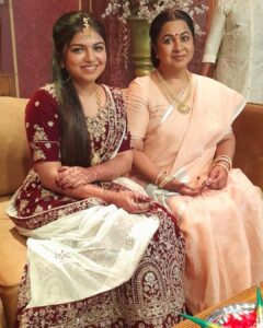 Raveena Ravi Instagram - Second set of #photodump ! #lovetoday #bts #workingstills #shooting #fun ! #prathna #pradeepranganathan @pradeep_ranganathan @prathananathan @soundaryapriyan