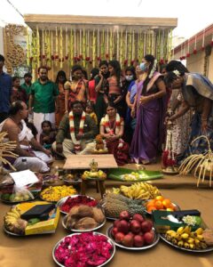 Raveena Ravi Instagram - #lovetoday #workingstills #bts #photodump #shooting #fun #yogibabu #pradeepranganathan #prathna 🥰 @prathananathan @pradeep_ranganathan @soundaryapriyan @yogibabu.official_