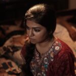 Raveena Ravi Instagram - #lovetoday #workingstills #bts #photodump #shooting #fun #yogibabu #pradeepranganathan #prathna 🥰 @prathananathan @pradeep_ranganathan @soundaryapriyan @yogibabu.official_