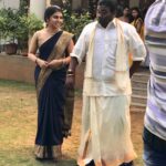 Raveena Ravi Instagram - #lovetoday #workingstills #bts #photodump #shooting #fun #yogibabu #pradeepranganathan #prathna 🥰 @prathananathan @pradeep_ranganathan @soundaryapriyan @yogibabu.official_