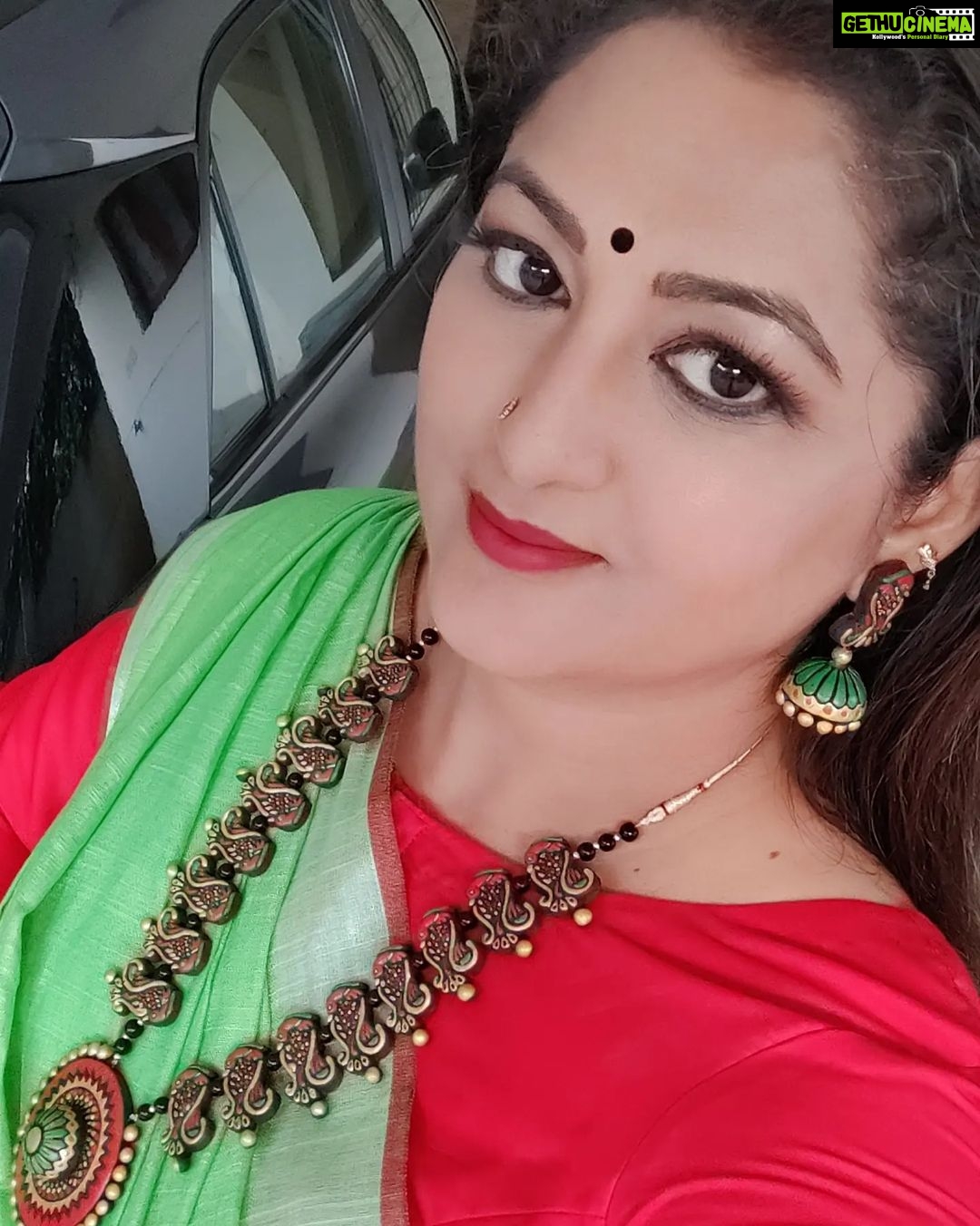 Rekha Krishnappa Instagram - Terracotta jewelry will make you look gorgeous always and suits to all kind of attire.... Classy and beautiful This look is from @lismafashionmadurai Browse into the page for more designs and lovely sets of Terracotta jewelry 😍 #terracotta #terracottajewellery #terracottajewelryforsale #terracoshopping #jewlery #jewellerydesign #jewelleryforhire #indianjewellry #jewellerymaker Chennai, India