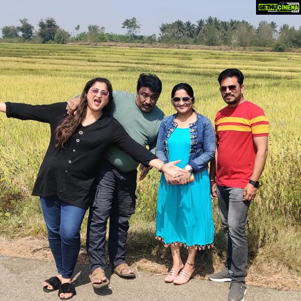 Rekha Krishnappa Instagram - Random pics wit friends , day well spent😍. . . #vacationmode #vacations #dayoutwithfriends #dayouting #partytime #bangloreouting #friendship #friendshipgoals #friendsforever #friendsforlife