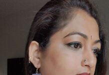 Rekha Krishnappa Instagram - Beauty lies in eyes of the beholder ... Different types of jewelry from @srushtiscraftandcreations Browse into the page for more designs and elegant jewellery sets Thanks for these lovely matching earrings @srushtisringeri #terracottajewelryforsale #Handmadequotesboard #Marriagegifts #birthdaygifts #babyshowergifts #embroiderygifts #handmadefabric #handmadejewelry #handmadeearrings #terracotta #terracottajewellery #embroideryearrings