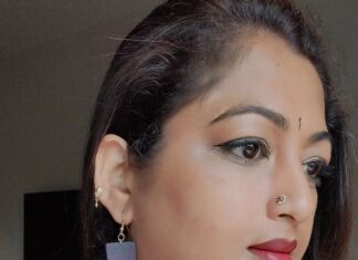 Rekha Krishnappa Instagram - Beauty lies in eyes of the beholder ... Different types of jewelry from @srushtiscraftandcreations Browse into the page for more designs and elegant jewellery sets Thanks for these lovely matching earrings @srushtisringeri #terracottajewelryforsale #Handmadequotesboard #Marriagegifts #birthdaygifts #babyshowergifts #embroiderygifts #handmadefabric #handmadejewelry #handmadeearrings #terracotta #terracottajewellery #embroideryearrings