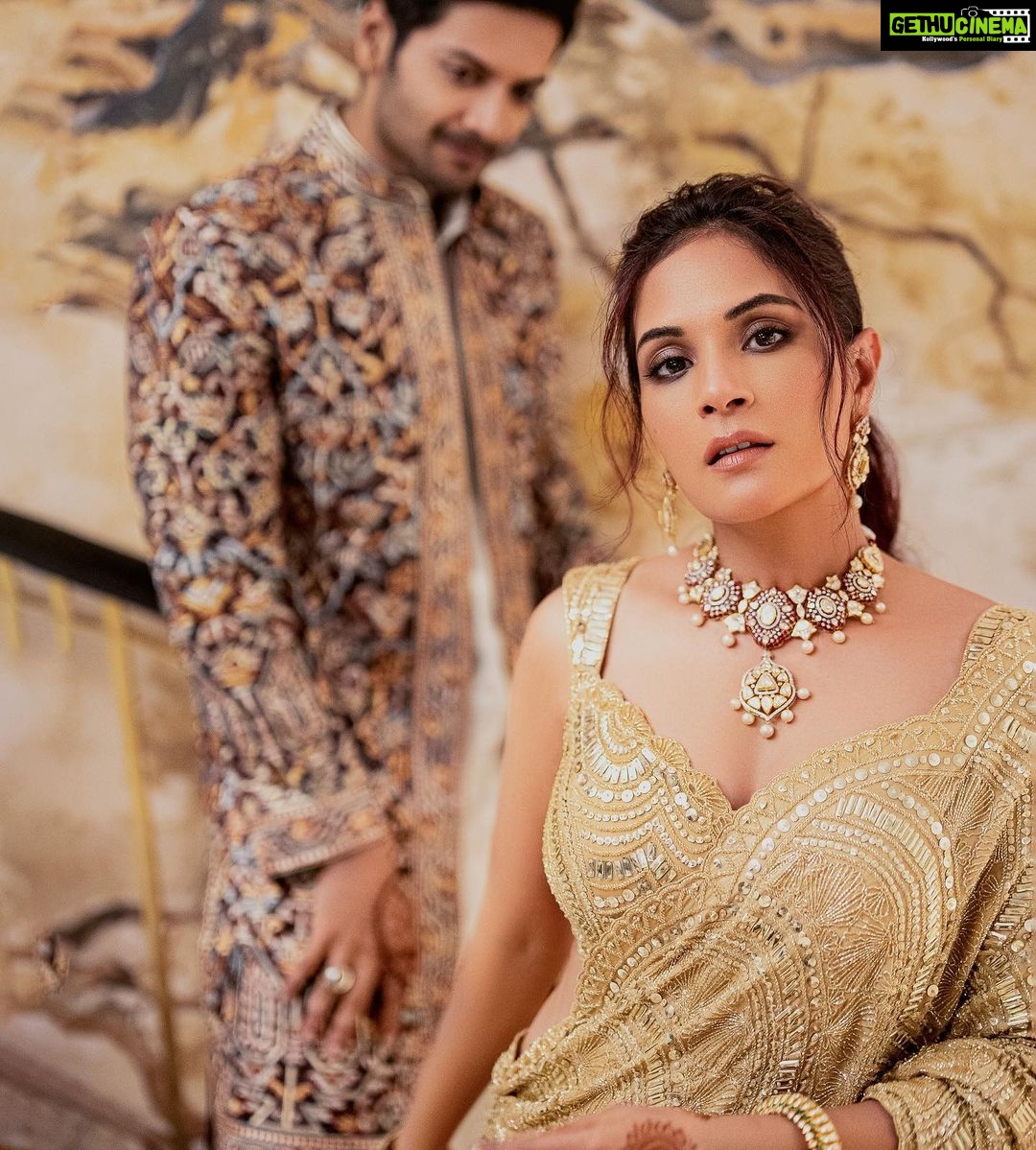 Richa Chadha - 234.9K Likes - “ I hide YOU in my eyes “
~ Rumi
#RiAli blessed
.
.
.