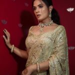 Richa Chadha Instagram - Every bride dreams of the perfect wedding day, the flowers, the ensemble, the shoes…the Jewels! The folks at @khajanchijewelspalace have always strived to make the best quality bespoke pieces which any bride would love to have in her wedding trousseau. And they were kind to design for my Delhi Reception Look. I picked one of their exquisite ‘Round Diamond & Polki Set’ with intricate Meenakari all set in Gold. I paired that with their ‘Sutarla Bangles Set’ with intricate meenakari, studded with uncut diamonds 💎 . . . #RiAli #Wedding #WeddingDiaries #HandMade #Heirloom #Khajanchijewels #KJP #KhajanchiJewelsPalace #Khajanchibride #Bikaner