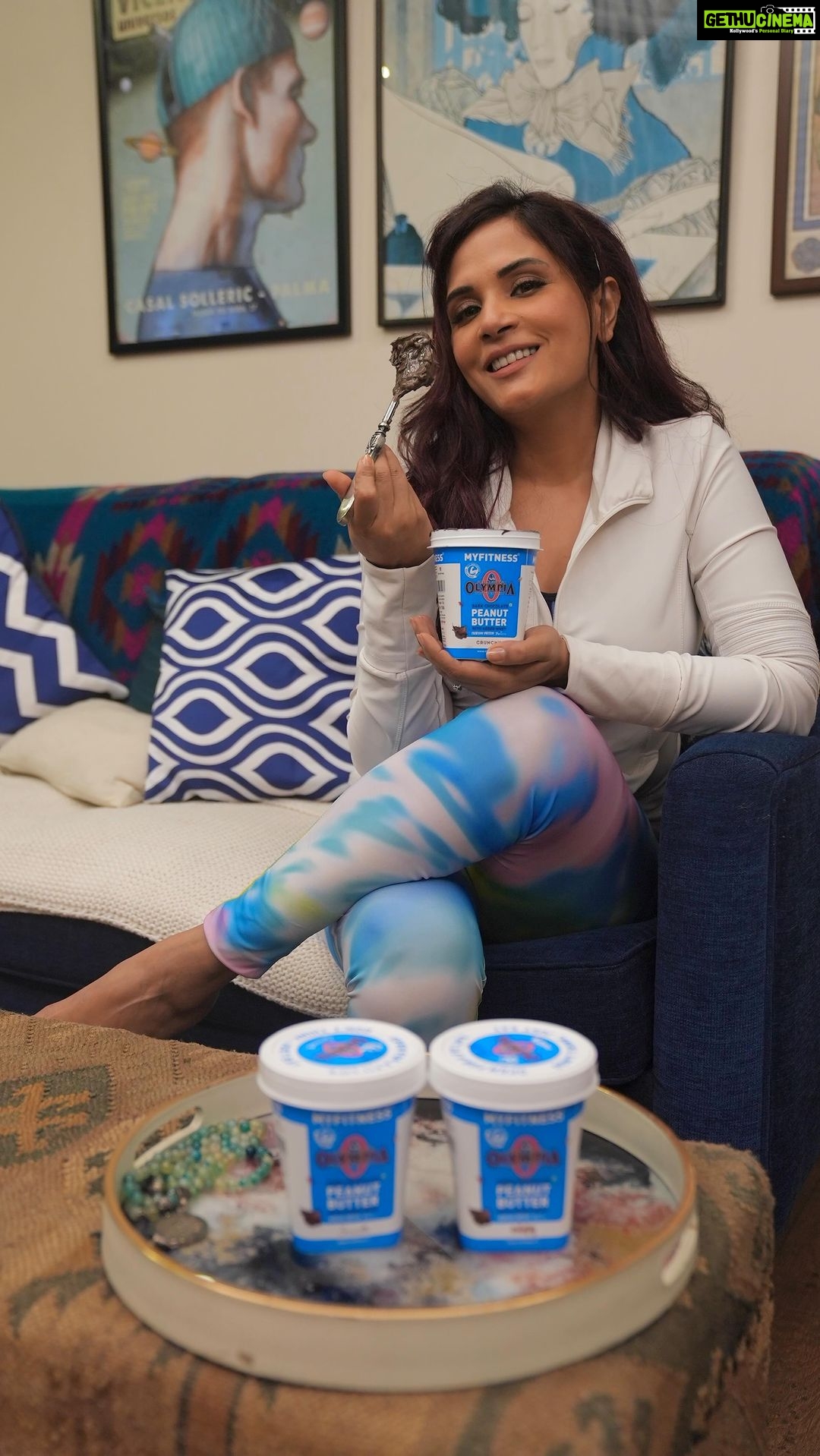 Richa Chadha Instagram - It’s not cheating if it’s MyFitness Olympia Edition Peanut Butter 😉 @myfitness It is my favorite post-workout snack as it is crafted with delicious dark chocolate, premium quality peanuts and added whey 🍫🤤💪 Get yours at www.myfitness.in 🛒 Use code RICHA10 to get an additional 10% off on your order 🥳 #Ad #RiAli #DarkChocolate #PeanutButter #MyFitness #myfitnesspeanutbutter #wheyproteinpeanutbutter #highprotein #GetHIGHonFitness