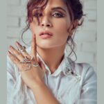 Richa Chadha Instagram - Ready for anything in a messy bun! 🤙🏽 . . . For: @thecandymag Creative Director: @farrahkader Video shot by: @rangpictures Video edited by: @thakkar_miten Photographed by: @ishanzaka Styling by: @rochelledsa Makeup Artist: @shaylinayak Hair Stylist: @mayurinalli_h_mua Asst Photographer: @ketangadkar Asst Stylist: @styledbynishhh Artist PR: @hardlyanonymous_2.0 @ahmedkhan3079 . . . #photoshoot #messybun #magazineshoot #rings #skirt #fashionshoot #candy #lace