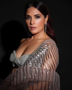 Richa Chadha Instagram - I don’t give a GLAM! ✨ 

.
.
.
Outfit- @amitaggarwalofficial
Jewellery- @outhousejewellery & @blingsutra @ascend.rohank
Styled by- @anishagandhi3 & @rochelledsa
Hair @ashisbogi , make up @shaylinayak , assisted by @vickyvandre , 
Camera @harshphotography11