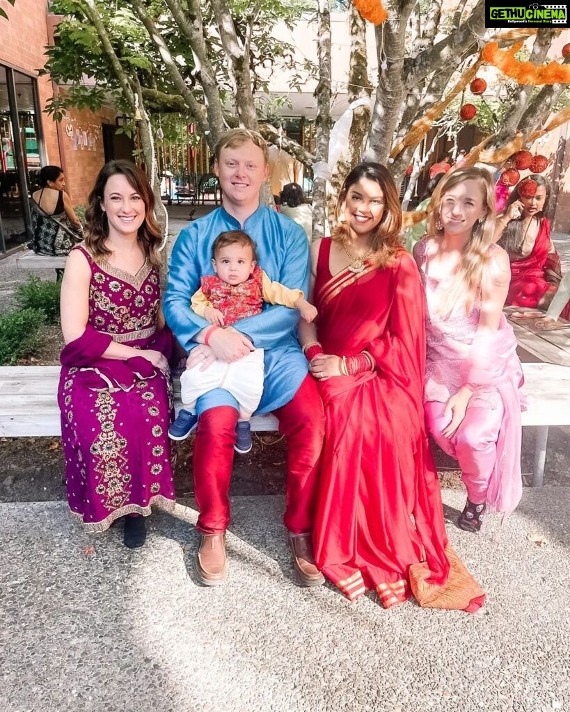 Richa Gangopadhyay Instagram - Back to back festivals with Durga Puja (celebrated by Bengalis) and Diwali! Though we didn't get to celebrate them in the usual way we were used to, back home in our Michigan (where I grew up) community, it was fun to be able to spend it with close friends and family in Portland this year ✨ Wishing you all warmth, love and light all year long 🪔