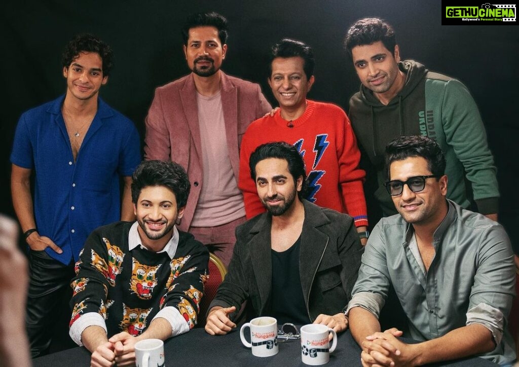 Rohit Suresh Saraf Instagram - I got to spend an incredible evening with these fine gentlemen. And I feel so inspired. Thank you @rohitkhilnani @realbollywoodhungama for having me. It’s truly an honour! ♥️ Styled by @saloniparekh__ Asst by @jaineeebheda in @onitsukatigerindia