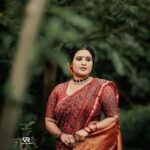 Roshna Ann Roy Instagram - ❣️🤎❣️!!!! Team 📸 : @vibinraveendhran_ Costume : @klumbyprajinajaanaki Jwells : @inikacollections Mua : @aiswaryasmakeover