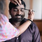 Roshna Ann Roy Instagram - There is a lot I need to thank God for, everyday. 🙏But I think I am blessed because I have a very loving, understanding peoples around 🤎 thank u somuch Brother🥰@actorvijaysethupathi .. it’s all ma happiness to work for u 🙂 Ur the only men “ I worked for ma profile so proud to b ur personal makeup artist and stylist 😊 Dop. : @pranavcsubash_photography Cuts : @abhishek.g_a Mua&styling : me 🫣 Costume : @bespokedbysk @soorajskofficial #vjs #vijaysethupathi #vikram #makkalselvan #sethupathimovie #mamanithan