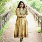 Roshna Ann Roy Instagram - 🤎".. 📸: @vibinraveendhran_ Costume: @klumbyprajinajaanaki Mua. : @makeover_by_aiswarya Jwellery : @inikacollections