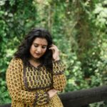 Roshna Ann Roy Instagram - 🖤" 📸: @vibinraveendhran_ Costume: @klumbyprajinajaanaki Mua. : @makeover_by_aiswarya Jwellery : @inikacollections