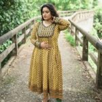 Roshna Ann Roy Instagram - 💚".... 📸: @vibinraveendhran_ Costume: @klumbyprajinajaanaki Mua. : @makeover_by_aiswarya Jwellery : @inikacollections