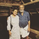 Roshna Ann Roy Instagram - രവിയേട്ടന് ഒരായിരം പിറന്നാൾ ആശംസകൾ ♥️♥️ വില്ലൻമാരായി നമ്മൾ സ്‌ക്രീനിൽ കാണുന്നോരോക്കെ വെറും ശുദ്ധൻന്മാരാണെന്നു പറയുന്നത് യഥാർത്ഥത്തിൽ വാസ്തവം തന്നെയാണ് കേട്ടോ.... 👍 കൂടെ work ചെയ്തതിൽ ഏറ്റവും പ്രായം കുറഞ്ഞ കുട്ടിയായിരുന്നു രവിയേട്ടൻ , ചിരിച്ചും ചിന്തിപ്പിച്ചും നമ്മളെ ഒക്കെ മനസുകീഴടക്കിയ ഒരു സാധാരണക്കാരൻ 😘 thank u somuch raviyetta… Nd once agin many many many more happy returns of the day dear young man 👨 @sreejithraviactor Ottappalam, Kerala, India