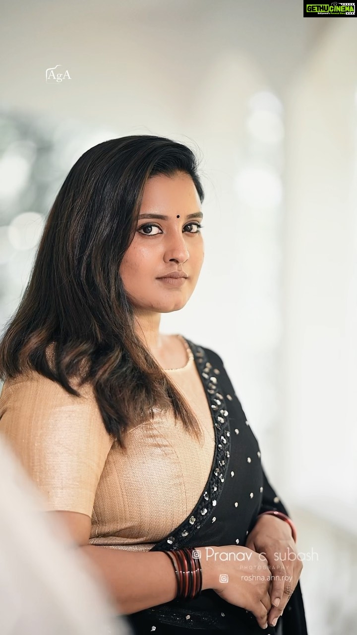 Roshna Ann Roy - 12.4K Likes - നിൻ മിഴികളിലൂറും സ്നേഹം,
എൻ കനവിൽ നിറയും മോഹം ,
നിൻ കൈകളിൽ ചേരും നേരം ,
ഞാൻ പനിനീർ മലരാകും.... 😘
.
.
#kgf2 #kgfchapter2 #yaash #rockybhai
.
.
Recent addiction for this song♥️
Nd of course kgf fan girl♥️
Thank u somuch @pranavcsubash_photography for this amazing visuals❤
Edits : @abhishek.g_a
Assisted : @roshith_ravindran
Mua : @makeover_by_aiswarya
Music : @mr.attitu_d