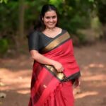 Roshna Ann Roy Instagram - ♥... .. Thank u @vishnu_m.c Saree : @ @urban_closet_ethnic
