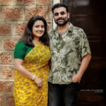 Roshna Ann Roy Instagram - .. Happy birthday " handsome! 💞 Words can’t describe how special and perfect you are to me. I just want to say I love you so much.😍 Growing old with you is so amazing. May you live a thousand years more!🤍🤍🤍 @kichutellus 🖤🖤 ഈ കഞ്ഞിയെ എനിക്കു തന്നെ തന്നല്ലോ തമ്പുരാനെ....നന്ദിയുണ്ട് ഒരുപാട്.. 😘..