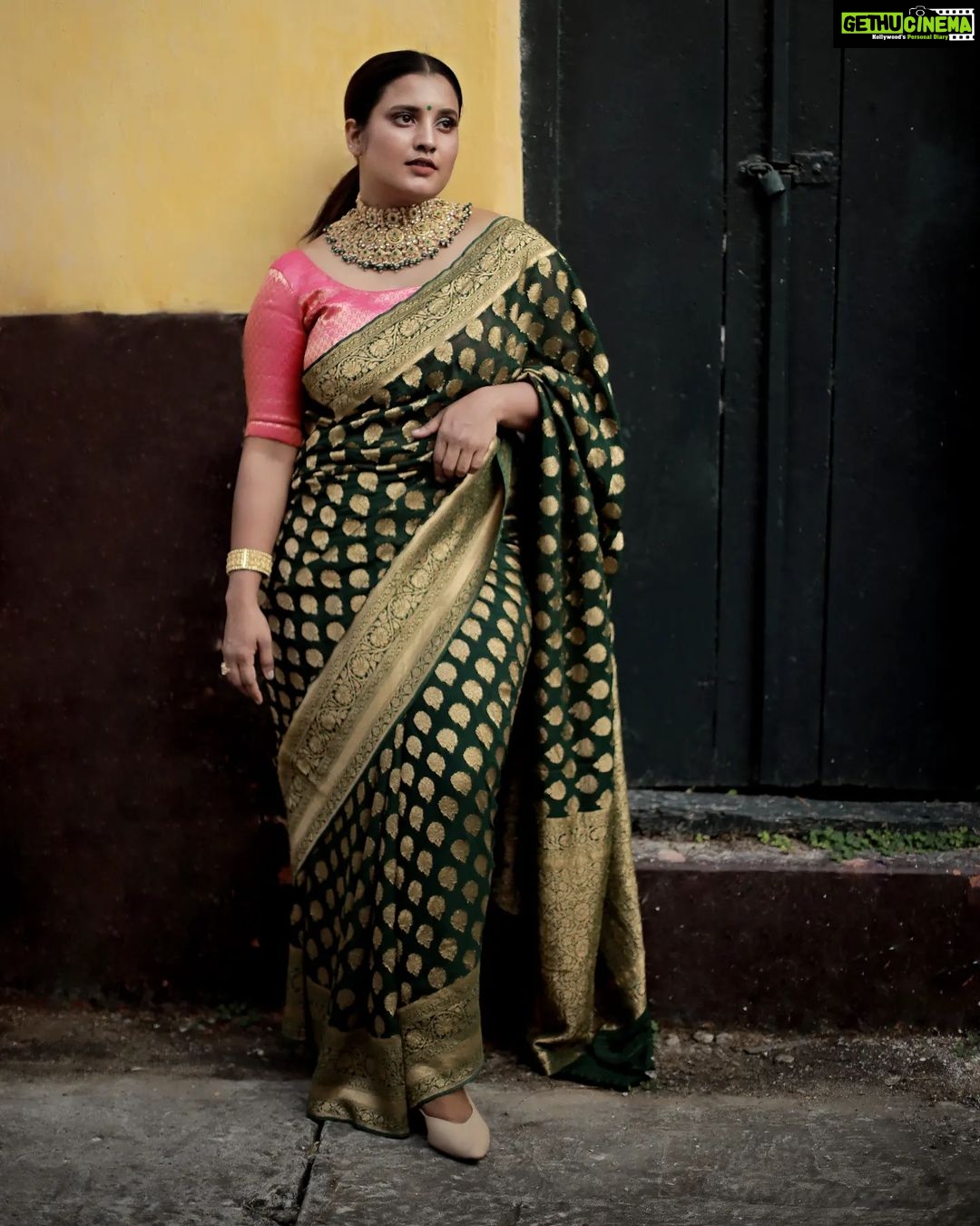Roshna Ann Roy Instagram - 💚💚💚💚 Costume : @miranda_rivin @manka.couture Mua : @makeup_by_mariyaaa Jwells : @ladies_planet_rental_jewellery Kochi, India