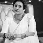 Roshna Ann Roy Instagram - 🖤" 📸: @pranavcsubash_photography Mua : @makeover_by_aiswarya Costume : @iha_designs Jwells : @mohabygeetanjali Necklace : @streetsshopper_ Studio : @maxxocreative