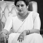 Roshna Ann Roy Instagram - 🖤🤍" 📸: @pranavcsubash_photography Mua : @makeover_by_aiswarya Costume : @iha_designs Jwells : @mohabygeetanjali Necklace : @streetsshopper_ Studio : @maxxocreative