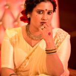 Roshna Ann Roy Instagram - Zameen pe baithi bahut achi lag rahi hai tu ... aadat daal le ... kyun ki teri kursi toh gayi" 📸: @pranavcsubash_photography Mua : @makeover_by_aiswarya Costume : @iha_designs Jwells : @mohabygeetanjali Necklace : @streetsshopper_ Studio : @maxxocreative Maxxo Creative
