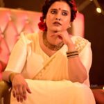 Roshna Ann Roy Instagram - कहते है कमाठीपुरा में कभी अमावस की रात नहीं होती… क्योंकि वहां गंगू बाई रहती है."🖤 🎥 : @pranavcsubash_photography Mua : @makeover_by_aiswarya Costume : @iha_designs Jwells : @mohabygeetanjali Necklace : @streetsshopper_ Studio : @maxxocreative Maxxo Creative