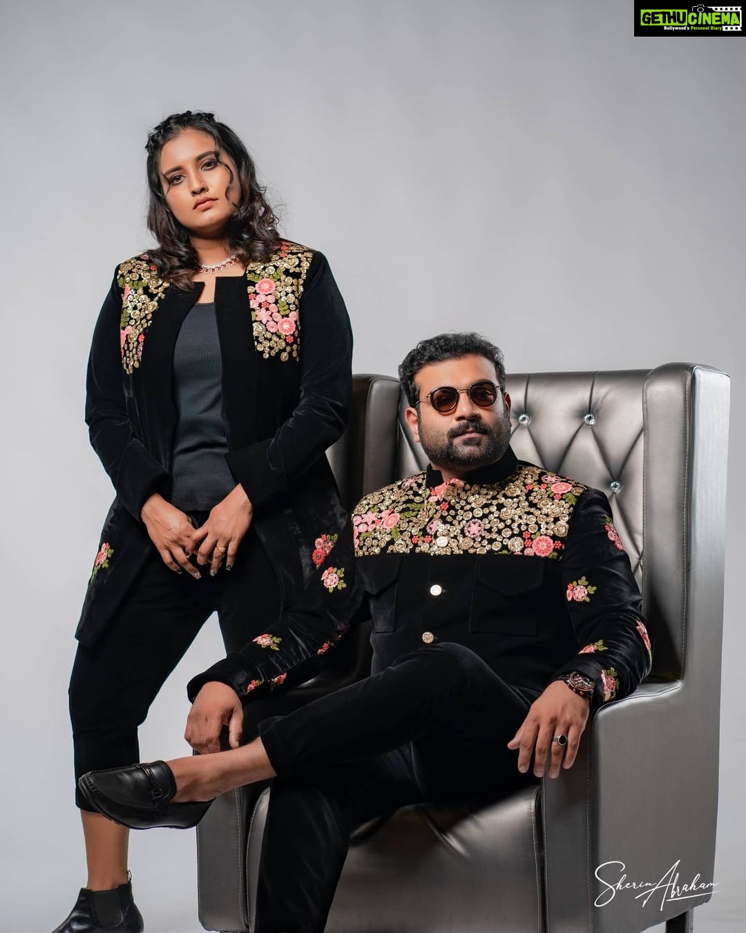 Roshna Ann Roy Instagram - It’s hard to believe that only a year ago""""! ❤️@kichutellus 📸 : @sherinabrahamphotography Mua : @reshma_rnair_ & @nimla_nixon Costume : @fareed_infiniti 😍 Styling : @i_____mahii Loc : @maxxocreative @huwais.m